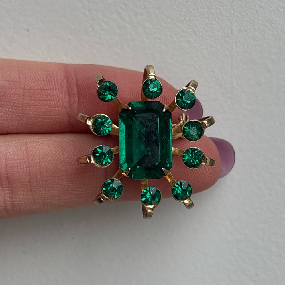 Vintage Coro Gold Emerald Green Rhinestone Starburst Brooch Pin
